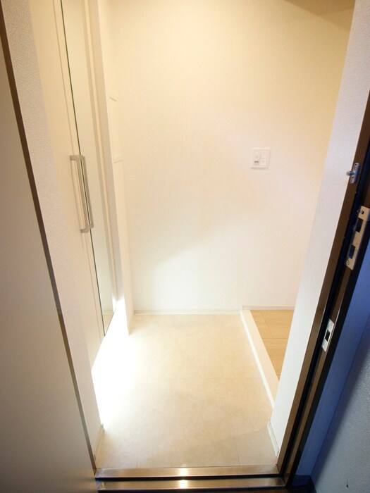 物件内観写真17　(玄関)
