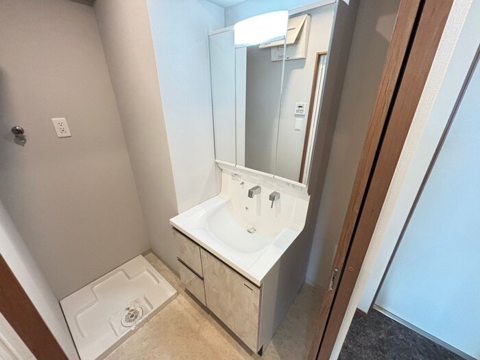 物件内観写真13　(洗面)