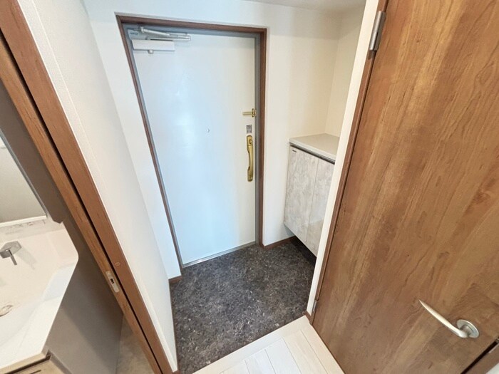 物件内観写真15　(玄関)