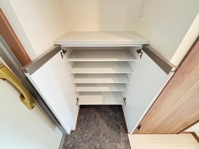 物件内観写真17　(靴箱)