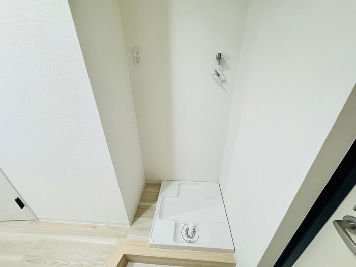 物件内観写真18　(洗濯機置場)