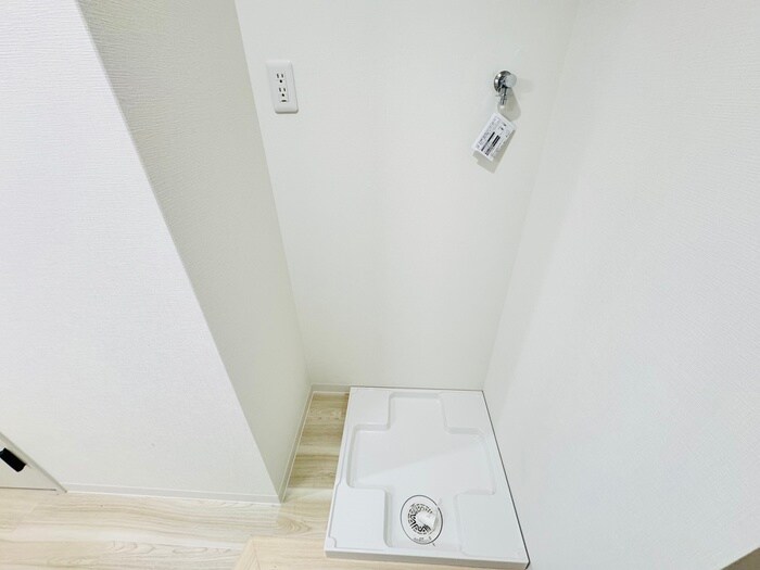 物件内観写真18　(洗濯機置場)