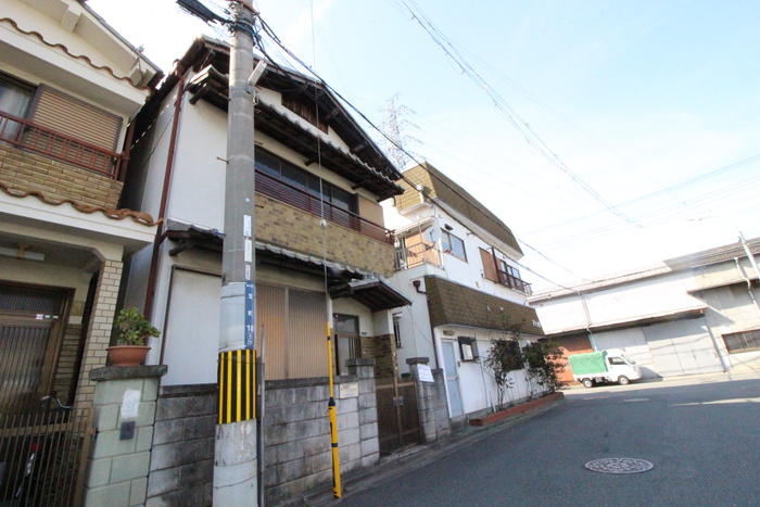 宝町貸家