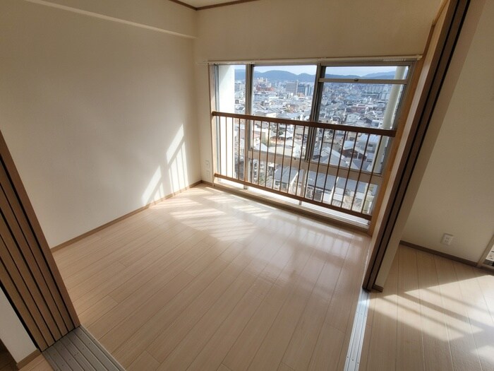 物件内観写真8　(居室)