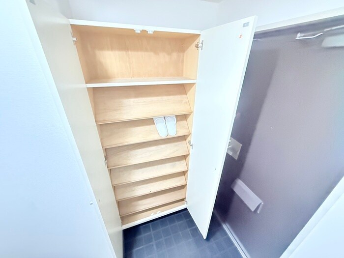 物件内観写真15　(靴箱)