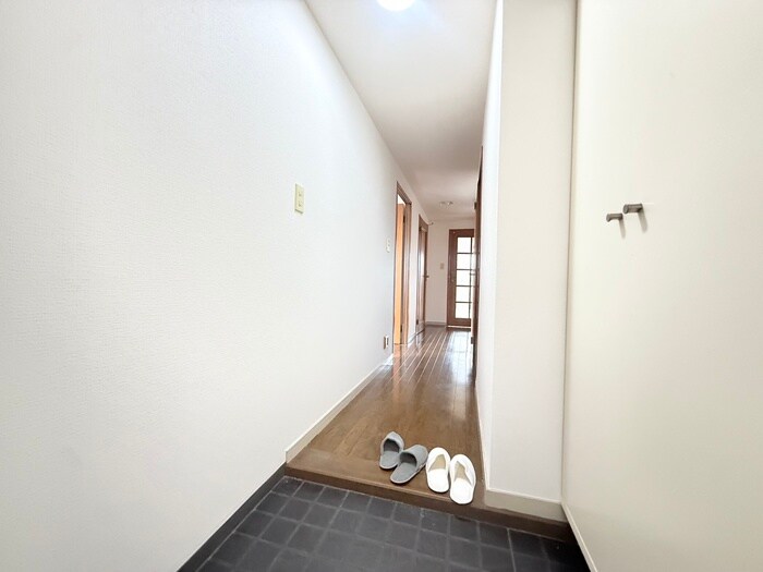 物件内観写真16　(廊下)