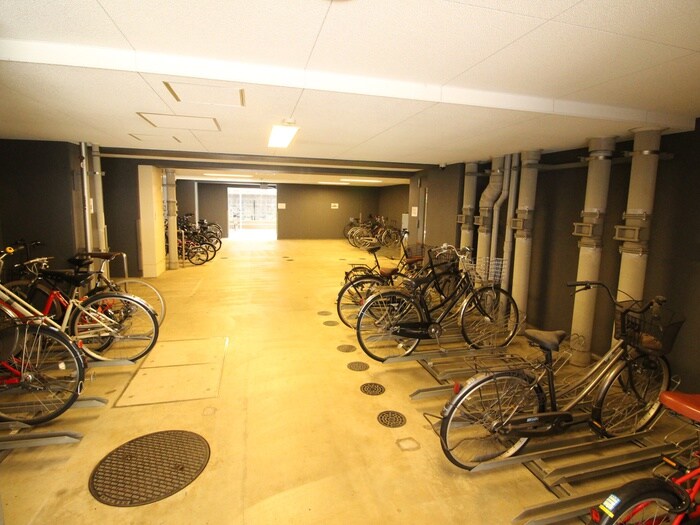 物件外観写真5　(駐輪場)