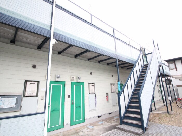 物件外観写真4　(エントランス部分)