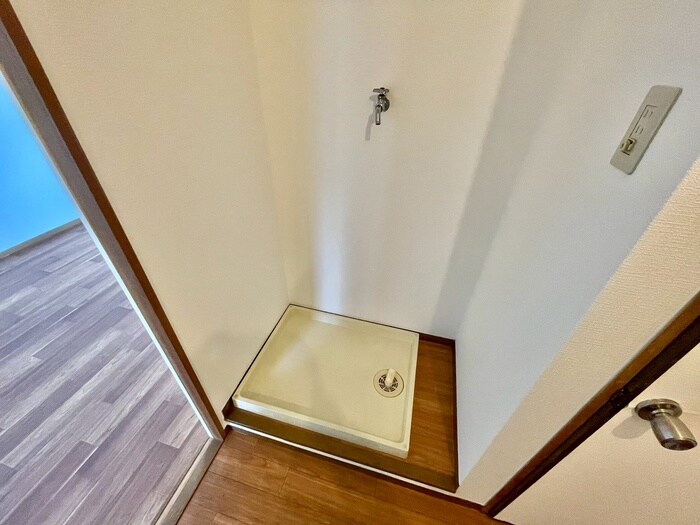 物件内観写真14　(洗濯機置場)