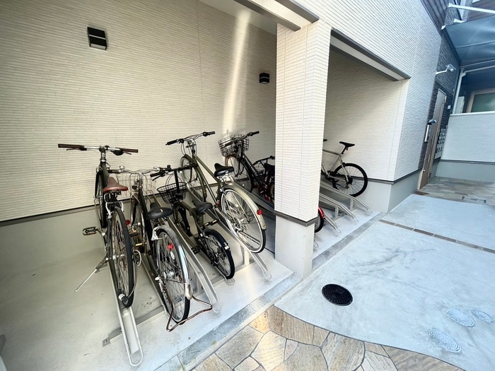 物件外観写真3　(駐輪場)