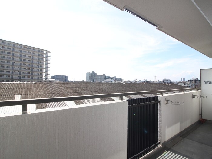 物件内観写真16　(室内からの展望)