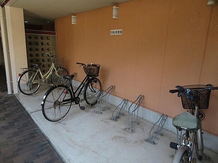 物件外観写真5　(駐輪場)