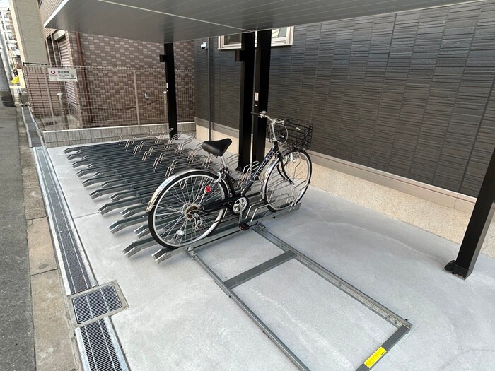 物件外観写真5　(駐輪場)