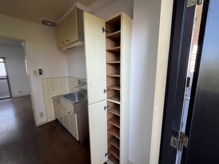 物件内観写真9　(靴箱)