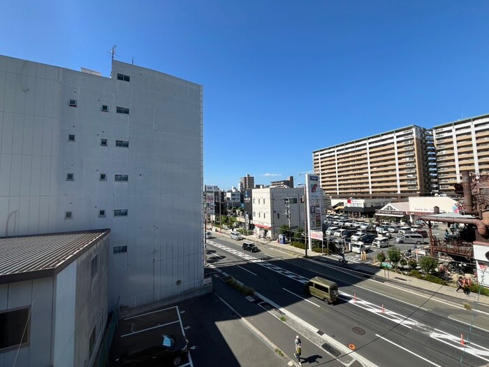 物件内観写真14　(室内からの展望)