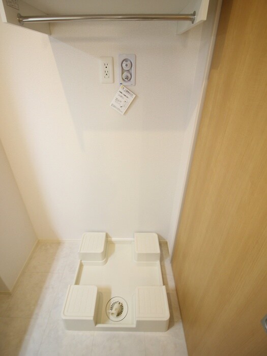 物件内観写真12　(洗濯機置場)