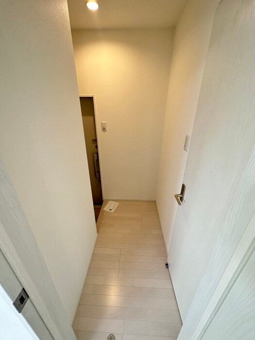 物件内観写真17　(廊下)