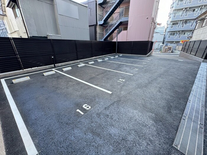 物件外観写真6　(駐車場)