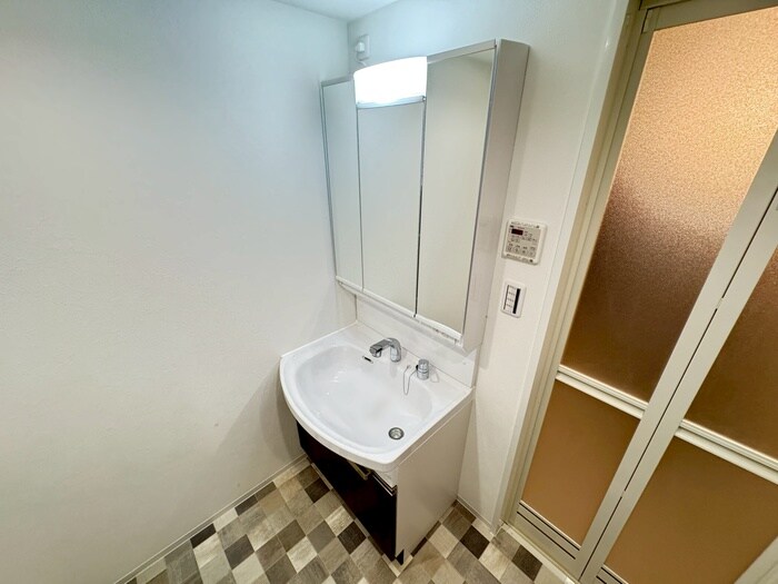 物件内観写真11　(洗面)