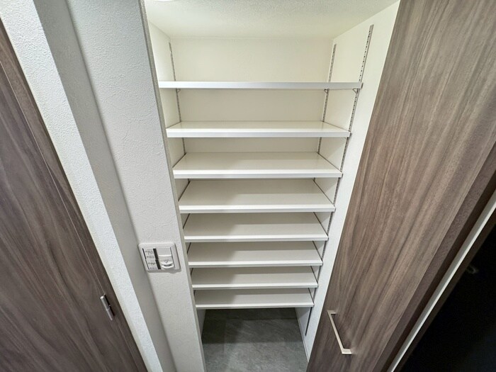 物件内観写真18　(靴箱)