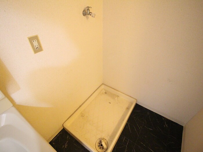 物件内観写真15　(洗濯機置場)