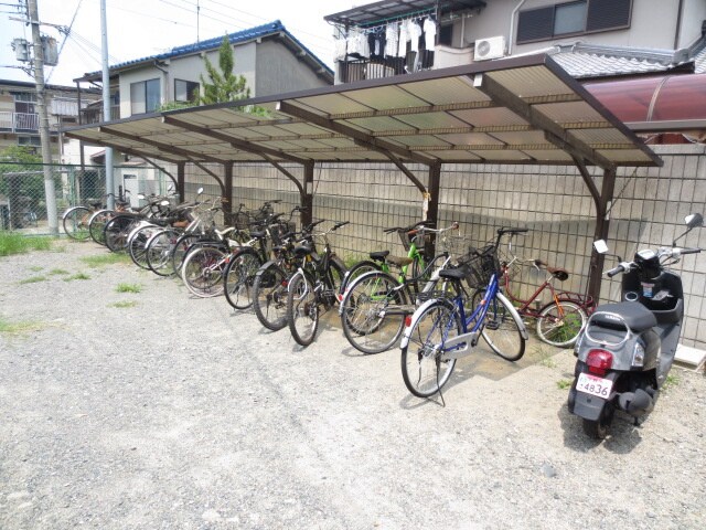 物件外観写真3　(駐輪場)