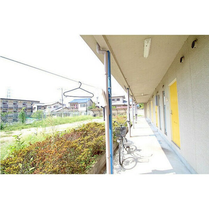 物件外観写真6　(エントランス部分)