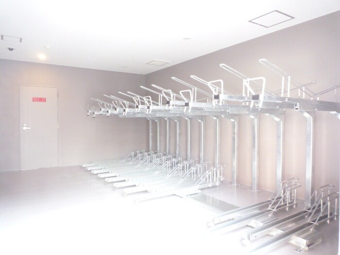 物件外観写真5　(駐輪場)