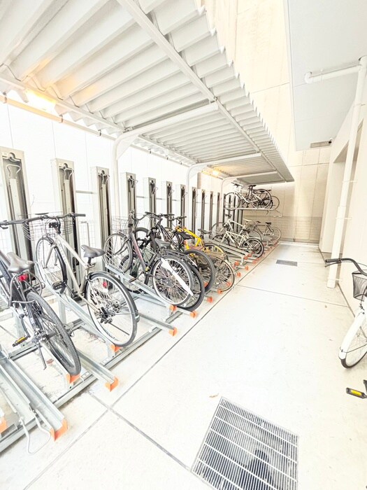 物件外観写真5　(駐輪場)