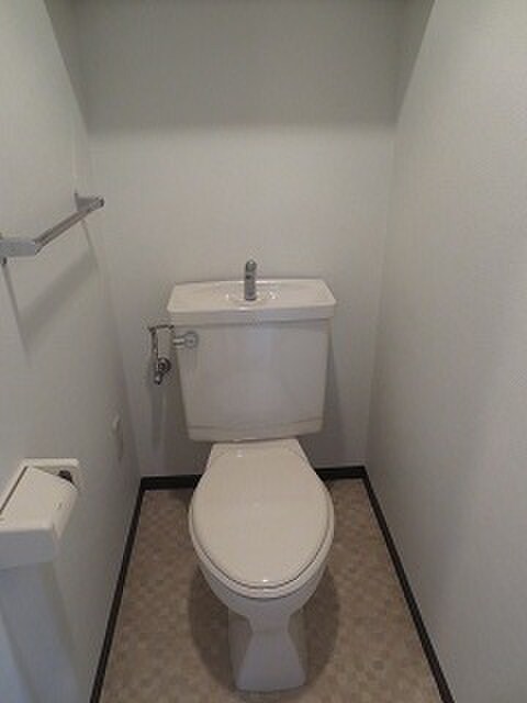 物件内観写真15　(トイレ)