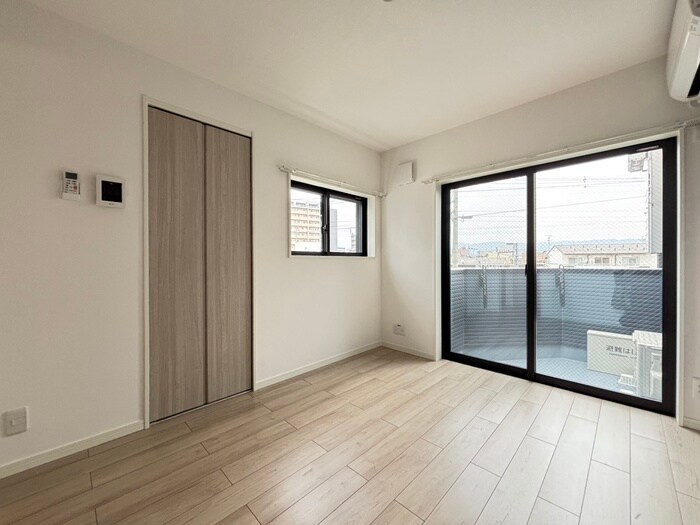 物件内観写真2　(居室)