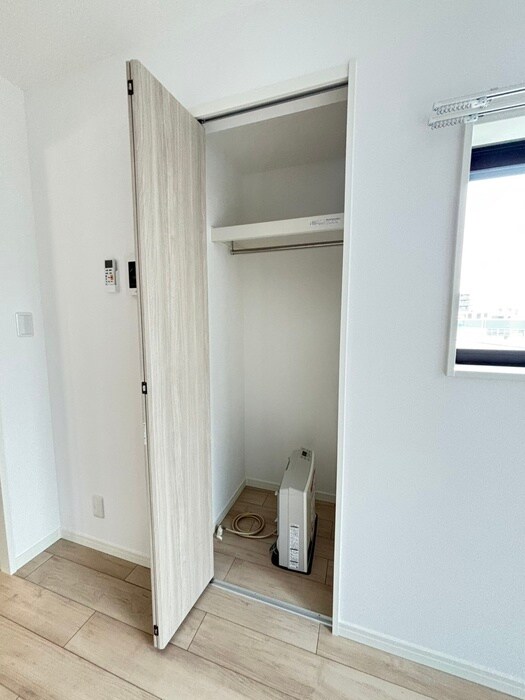 物件内観写真3　(収納)