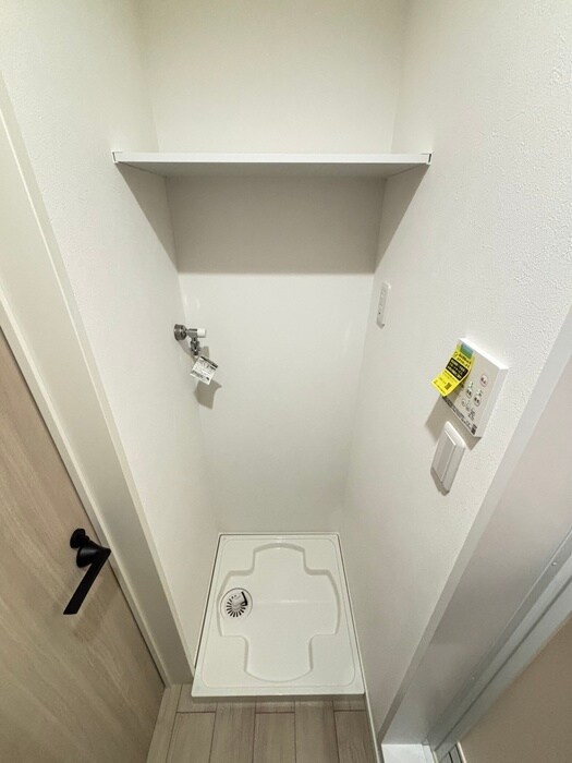 物件内観写真14　(洗濯機置場)