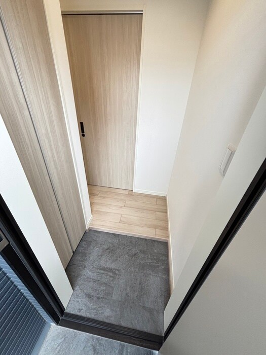 物件内観写真16　(玄関)