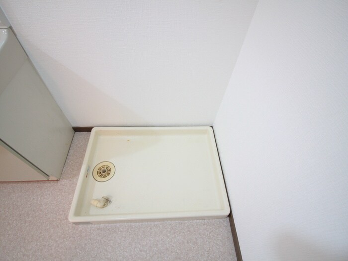 物件内観写真12　(洗濯機置場)