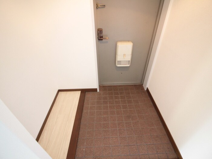 物件内観写真17　(玄関)