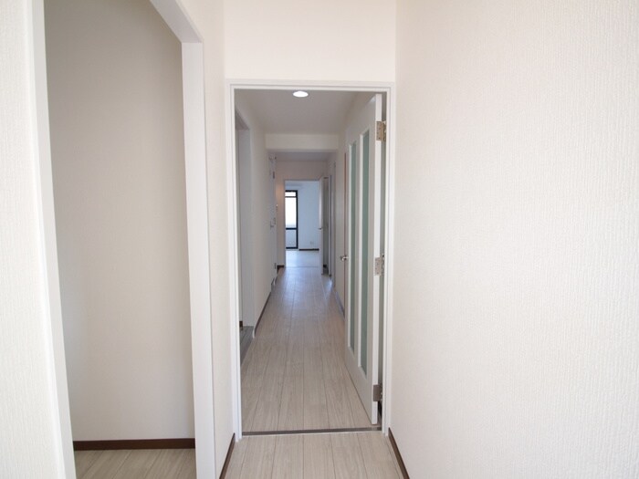 物件内観写真18　(廊下)