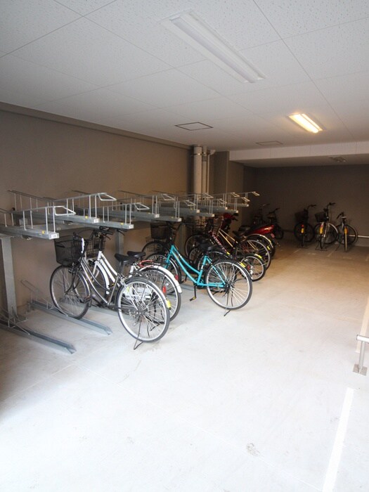 物件外観写真3　(駐輪場)