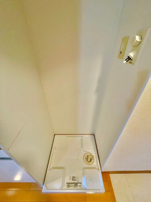 物件内観写真14　(洗濯機置場)