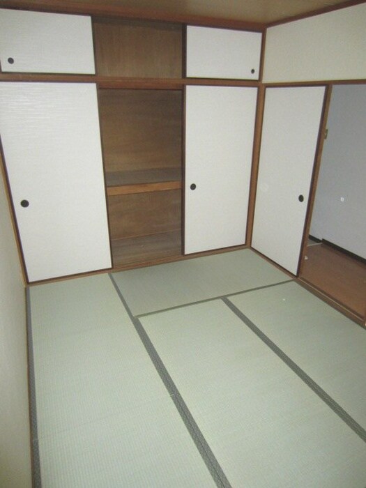 物件内観写真10　(居室)