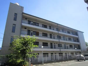 ロイヤルメゾン出戸外観写真