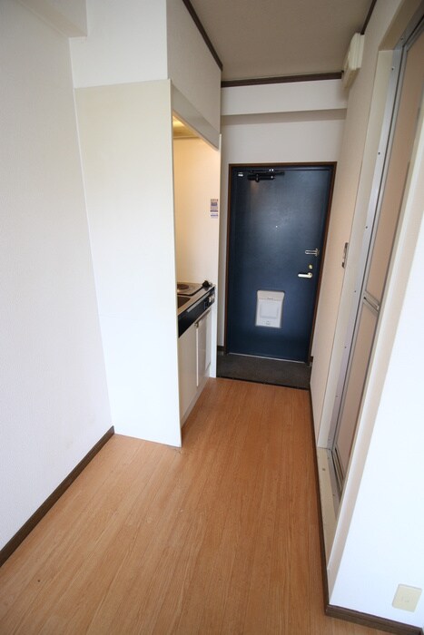 物件内観写真16　(廊下)