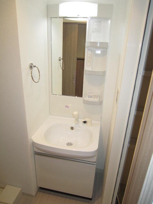 物件内観写真8　(洗面)