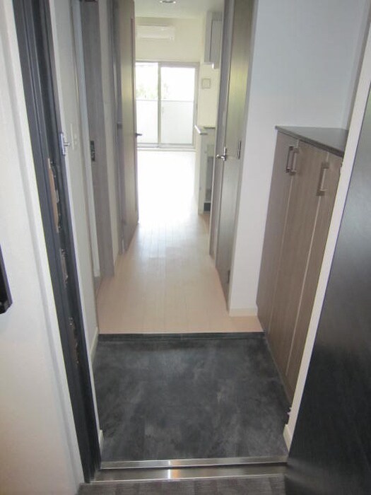 物件内観写真14　(玄関)