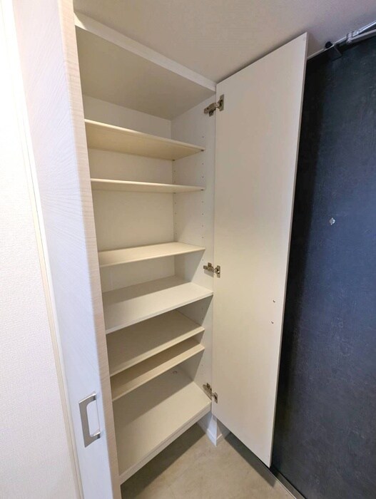 物件内観写真8　(靴箱)