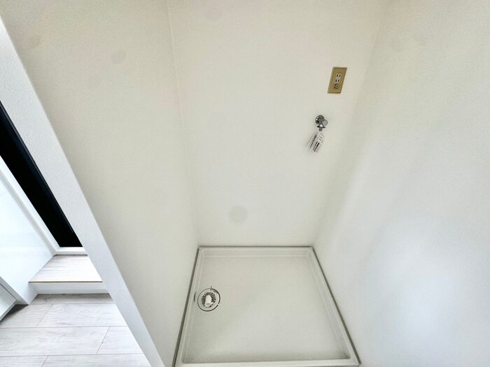 物件内観写真16　(洗濯機置場)