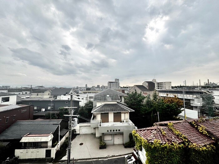 物件内観写真21　(室内からの展望)