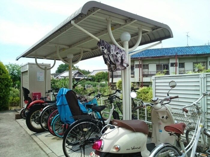 物件外観写真6　(駐輪場)