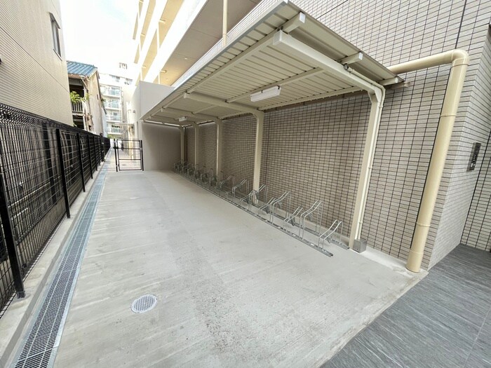 物件外観写真6　(駐輪場)