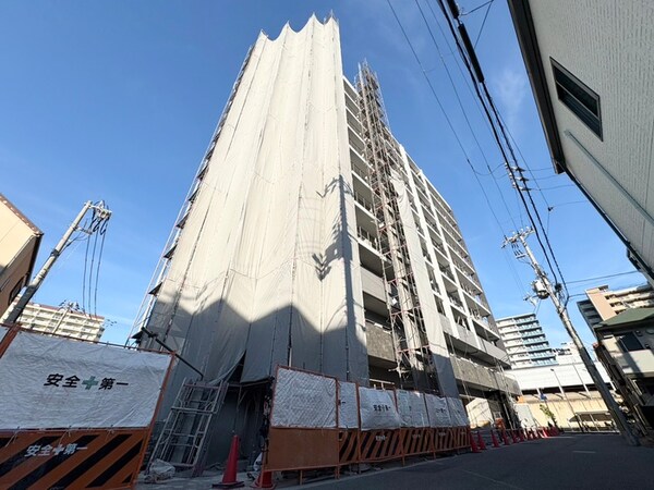 建築中